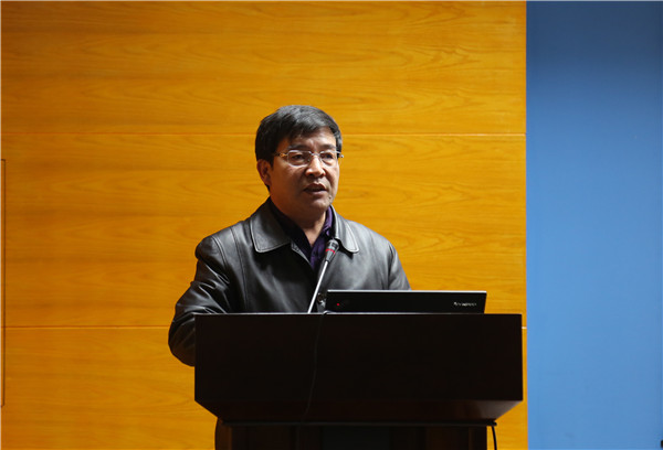 2 中学教导处张连峰主任盘点阶段德育工作.jpg