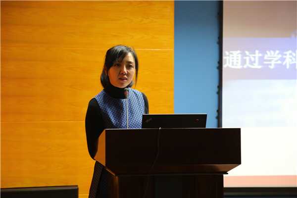 6 教研组长代表沙敬红老师分享教研组工作经验.jpg