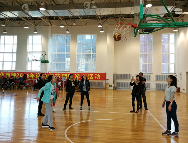 57ec7a8be4859.jpg 球技不减当年5.jpg