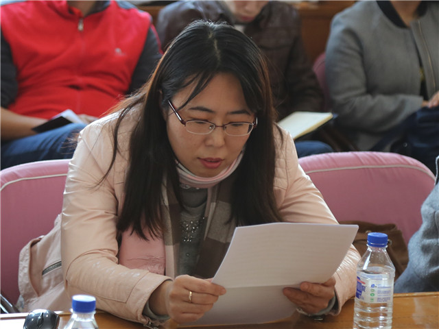 58ddabe6403a8.jpg 3 远洋中学孙爱华主任分享党支部工作经验.jpg